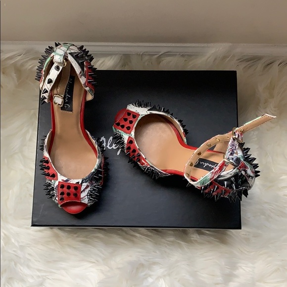 Alejandra G. Super high cute spike heels - Picture 2 of 5